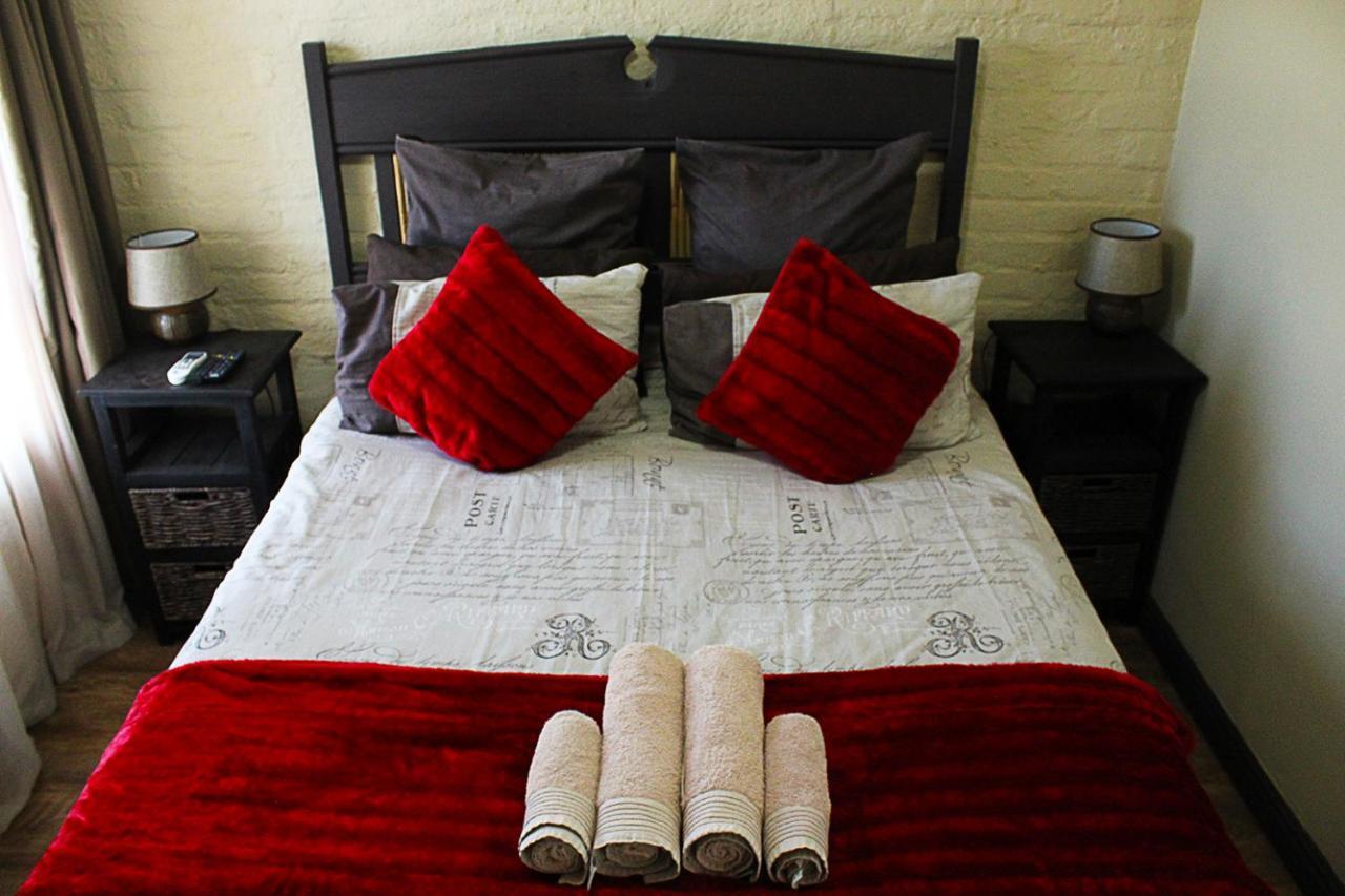 African Adventures Accommodation Durbanville Bagian luar foto