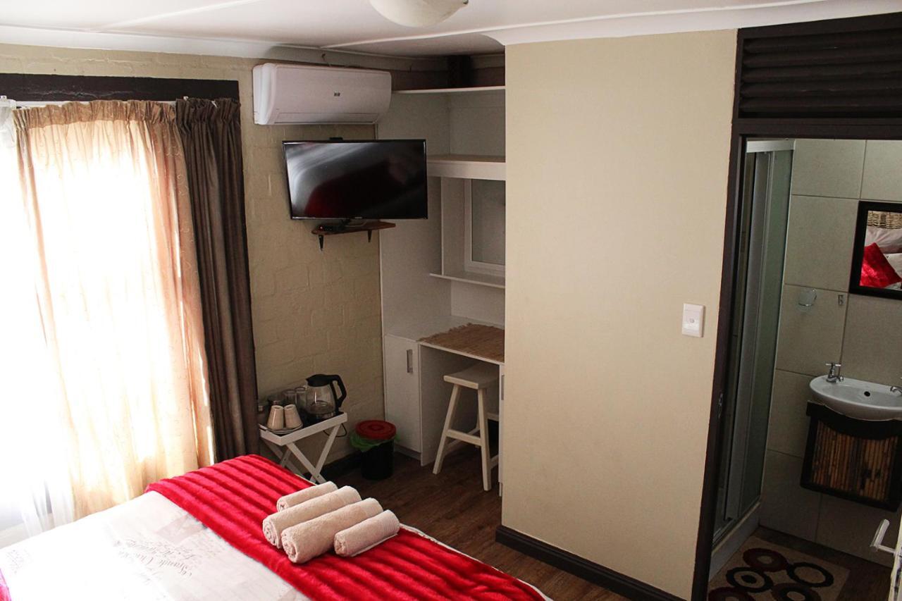 African Adventures Accommodation Durbanville Bagian luar foto