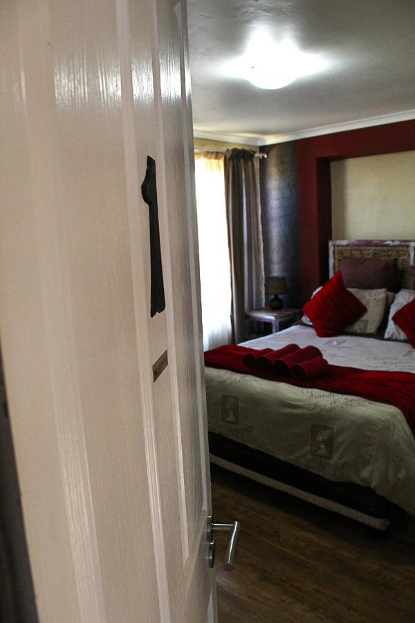 African Adventures Accommodation Durbanville Bagian luar foto